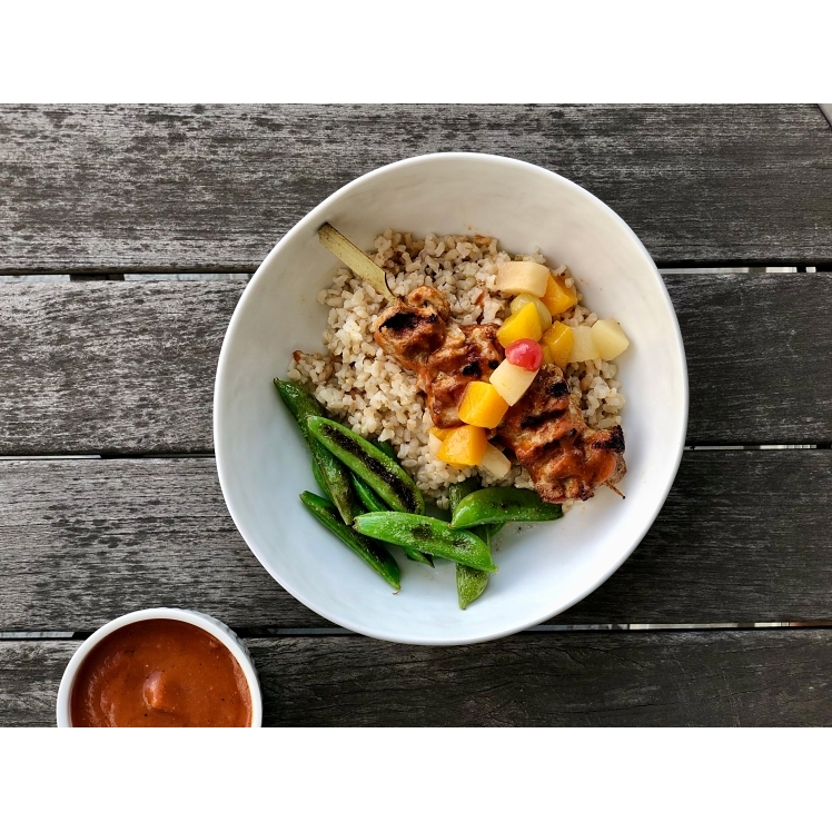 MONARCH FRUIT COCKTAIL IN EXTRA LIGHT SYRUP