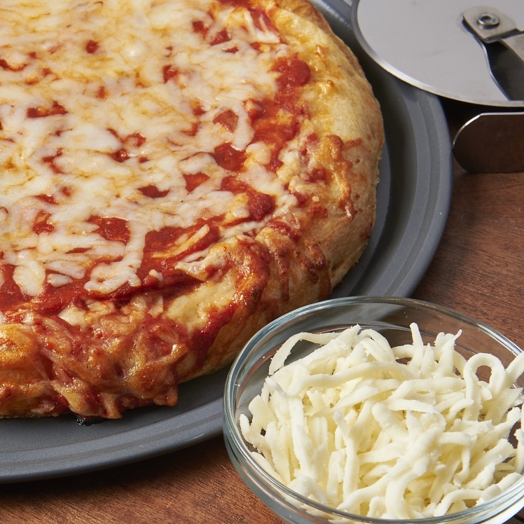 ROSELI LOW-MOISTURE MOZZARELLA CHEESE FEATHER-SHREDDED WHOLE MILK