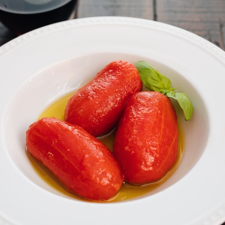 ALTA CUCINA TOMATO, WHOLE PLUM WITH BASIL IN