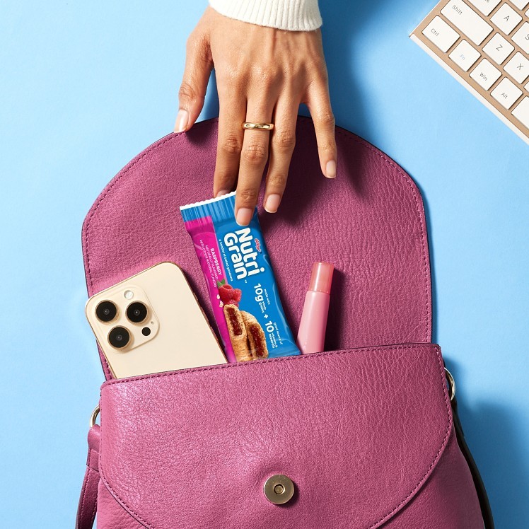 KELLOGG'S RASPBERRY NUTRI GRAIN CEREAL BAR