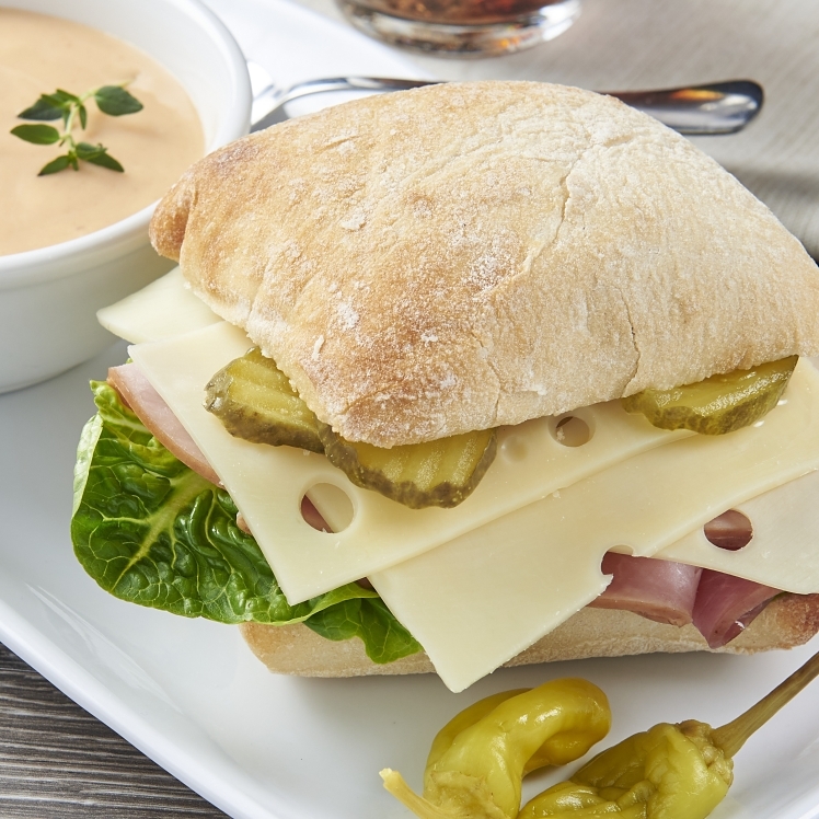 METRO DELI SWISS CHEESE .75OZ 3.5 INCH SLICES