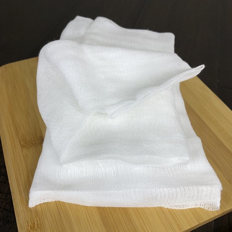 MONOGRAM CLOTH CHEESE 36X70 YARDS 100 PERCENT COTTON