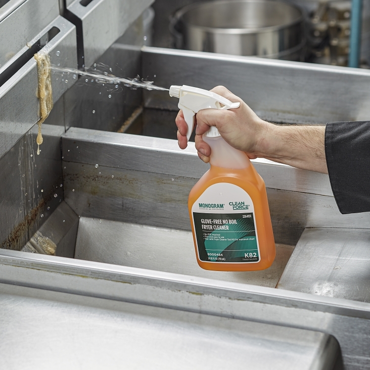 MONOGRAM / CLEAN FORCE CLEANER, FRYER K82 LIQUID SPRAY
