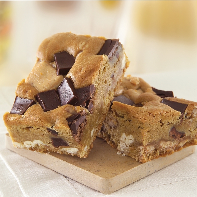 SWEET STREET TOFFEE CRUNCH BLONDIE BAR  1/4 SHEET 8 SLICES