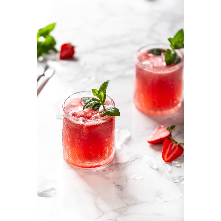 MAUI LYONS STRAWBERRY SMOOTHIE