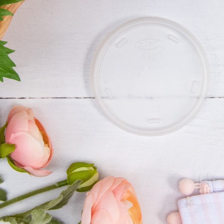 DART STRAW SLOTTED PLASTIC TRANSLUCENT LIDS FOR 8 OZ CUPS