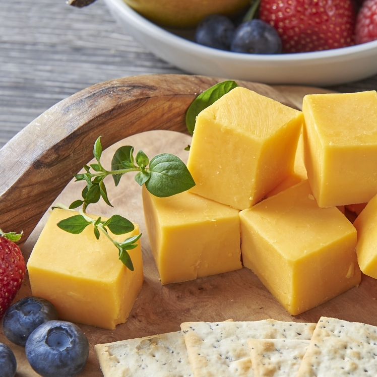 GLENVIEW FARMS CHEESE MILD CHEDDAR PRINT WRAPPED
