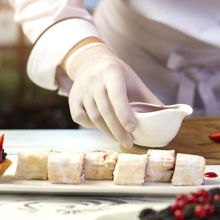 VALUGARDS SMALL POWDERED LATEX GLOVES