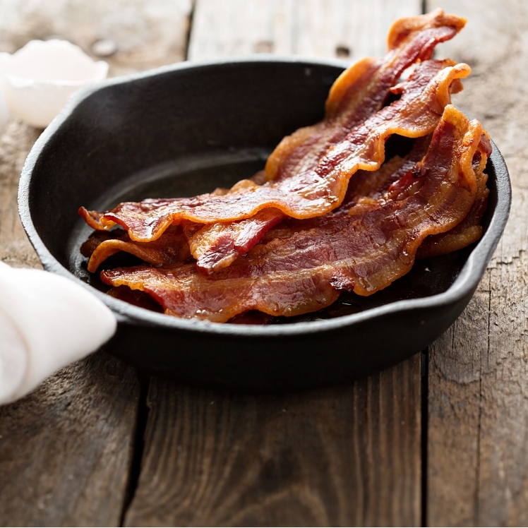 BACON, PORK 18-22 COUNT LAID OUT HARDWOOD SMOKED RAW FROZEN