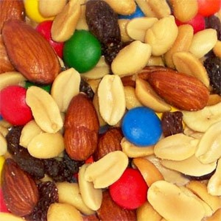 AZAR SWEET AND SALTY MOUNTAIN TRAIL MIX SNACK