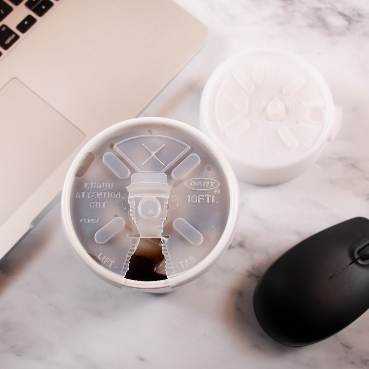 DART 20 OZ LIFT & LOCK STRAW SLOTTED PLASTIC TRANSLUCENT CUP LID