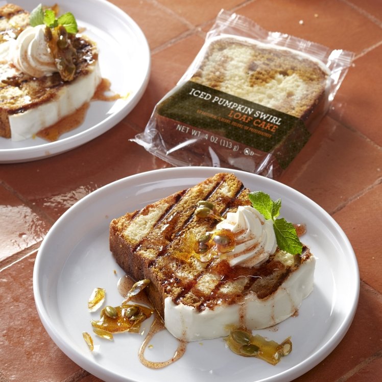 CAKE, LOAF PUMPKIN VANILLA SWIRL ICED 4 OZ SS SLICE IW FROZEN