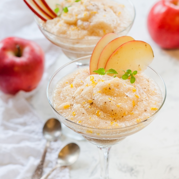 MONARCH UNSWEETENED FANCY CANNED APPLESAUCE