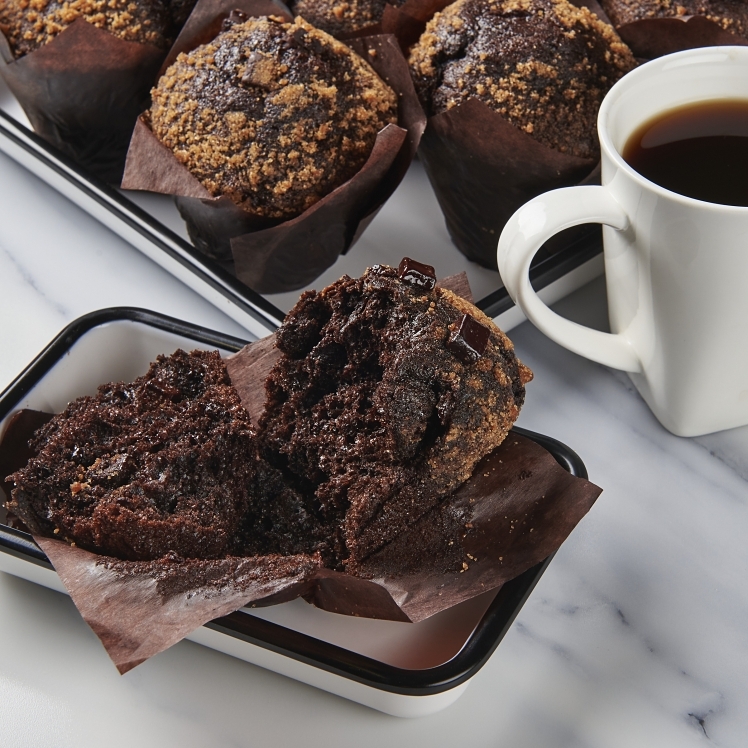 CHEF'S LINE DOUBLE CHOCOLATE CHUNK MUFFIN TRAY 4 OZ